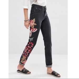 Glamour embroidered jeans